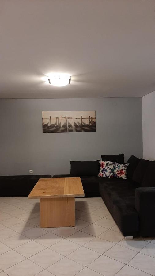 Moderne Souterrainwohnung تْسْغيكفانِتْسا المظهر الخارجي الصورة